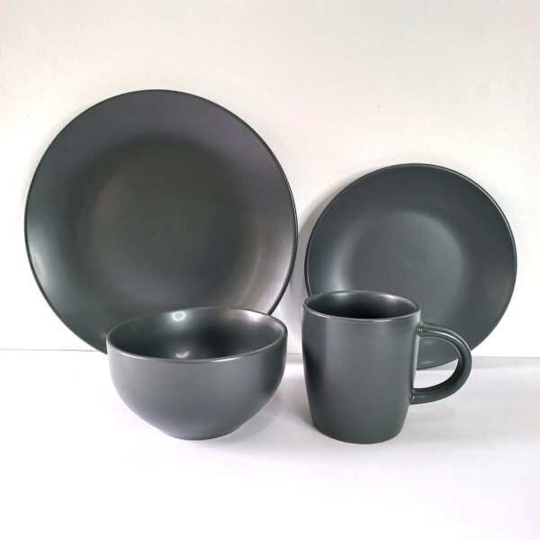 16pc Ceramic Dinner Set - Matte Black