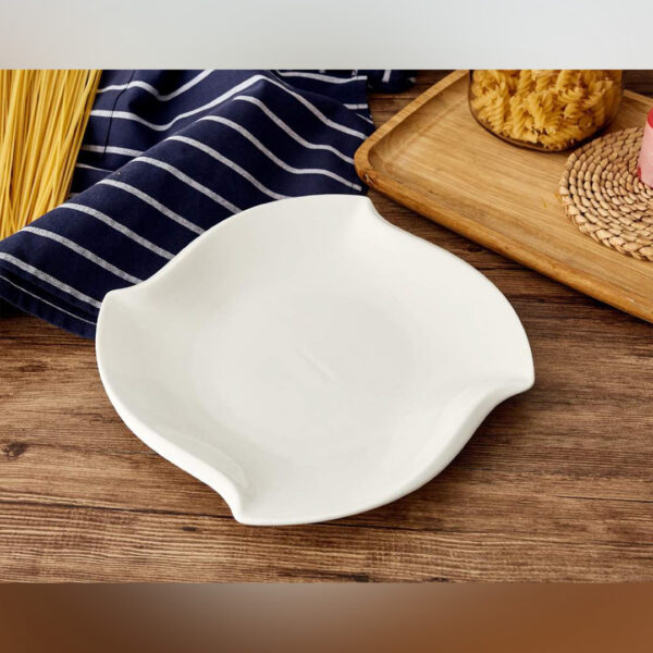 Porcelain Ripple-Edge Round Plate